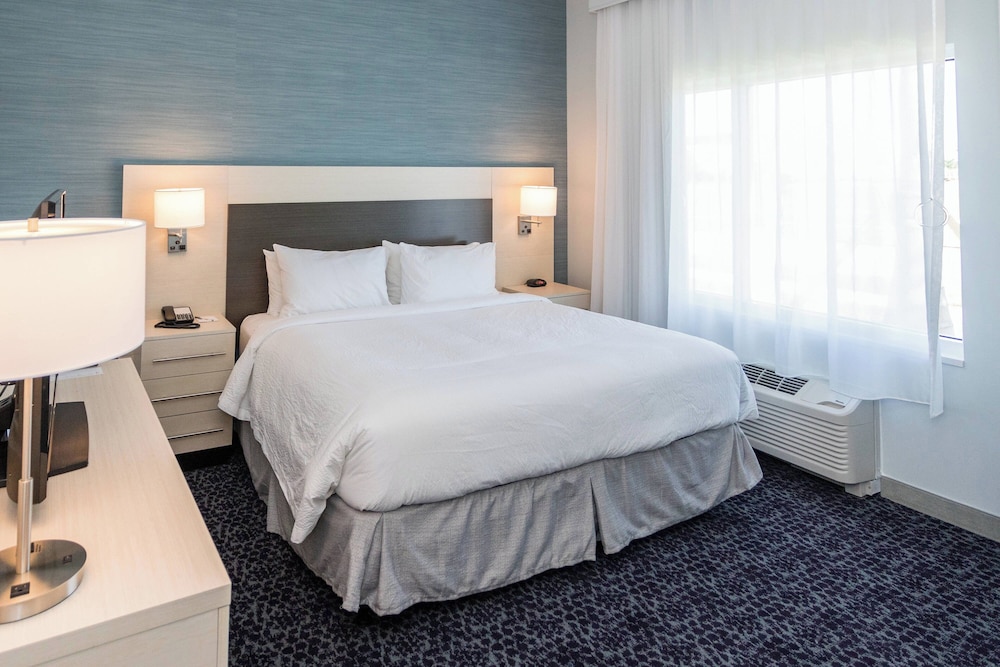 TownePlace Suites by Marriott Port St. Lucie I 95 - photo 11