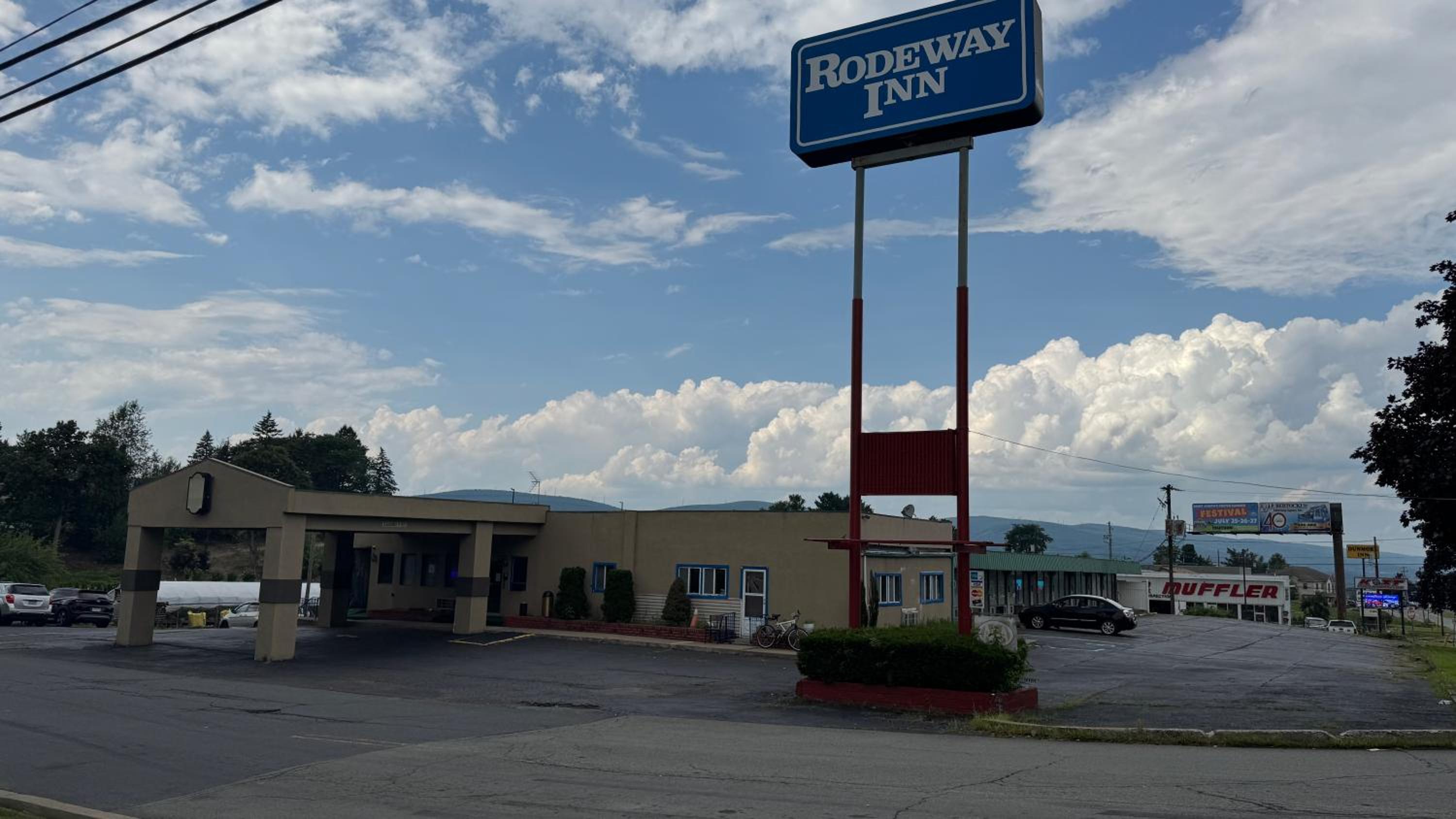 Rodeway Inn Dunmore — Scranton