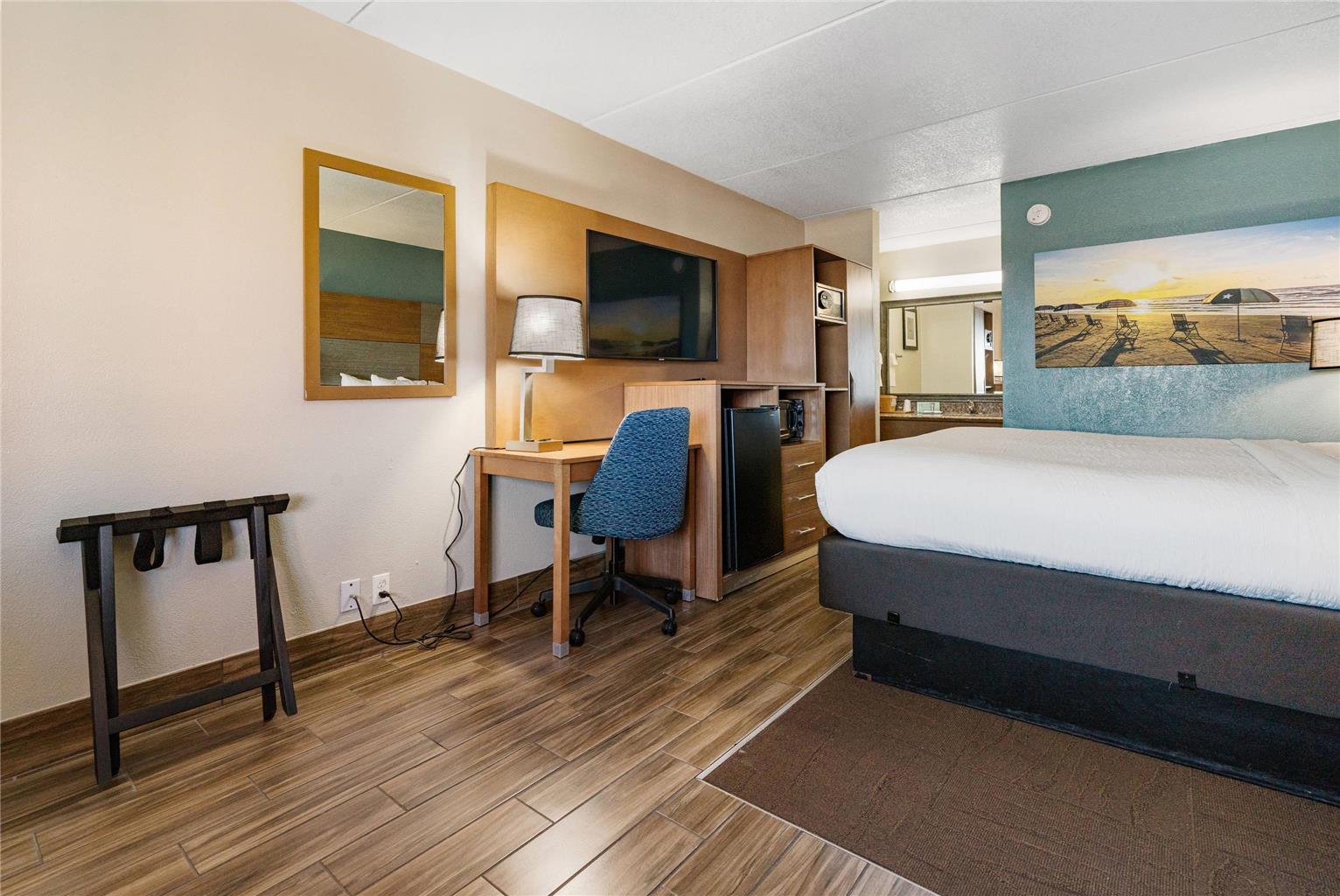 Clarion Pointe Galveston Beachfront - photo 16