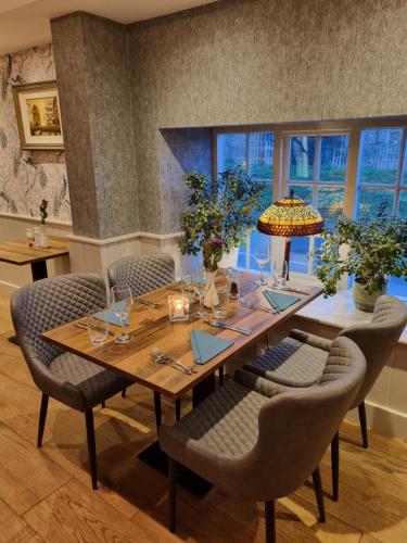 White Horse Inn & Restaurant - carbon neutral hotel in Kettering