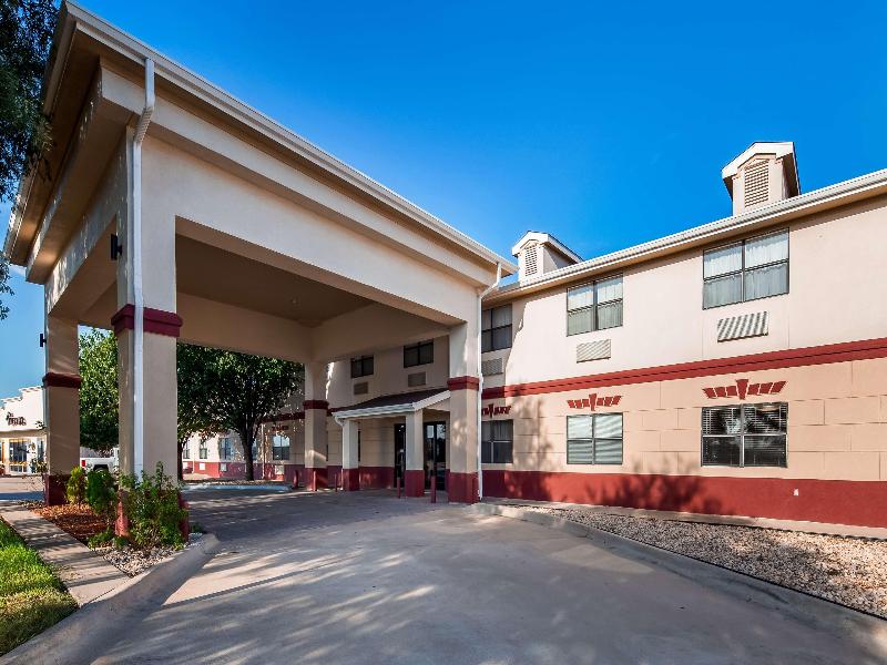 Best Western Inn & Suites - photo 2