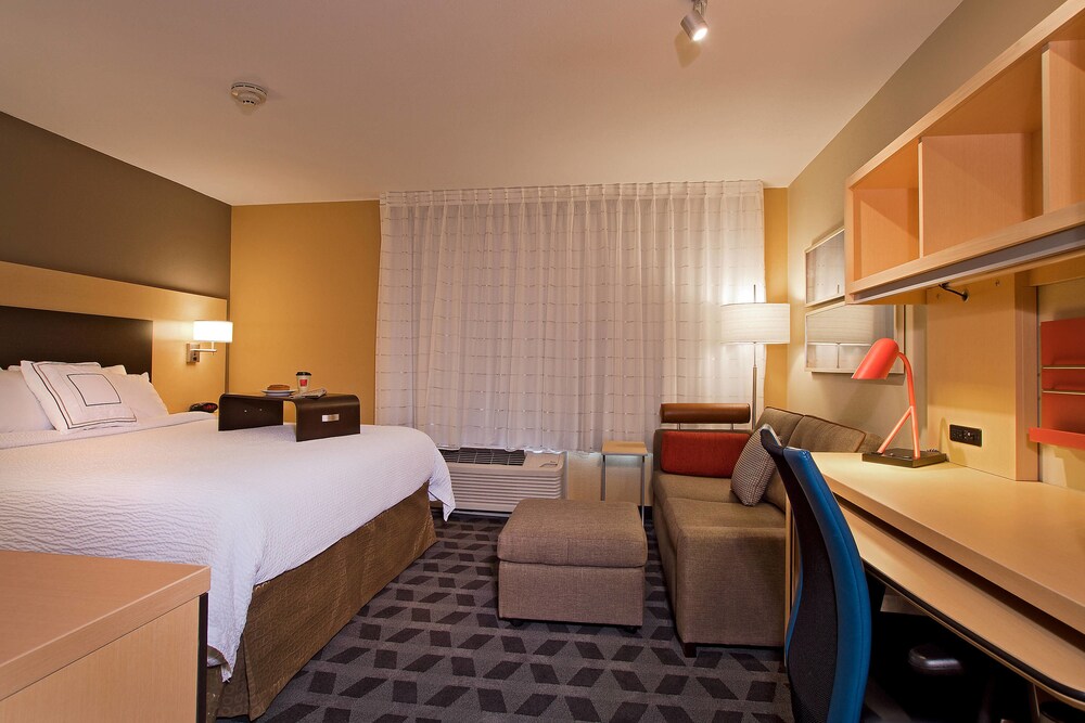 TownePlace Suites by Marriott Dodge City - photo 4