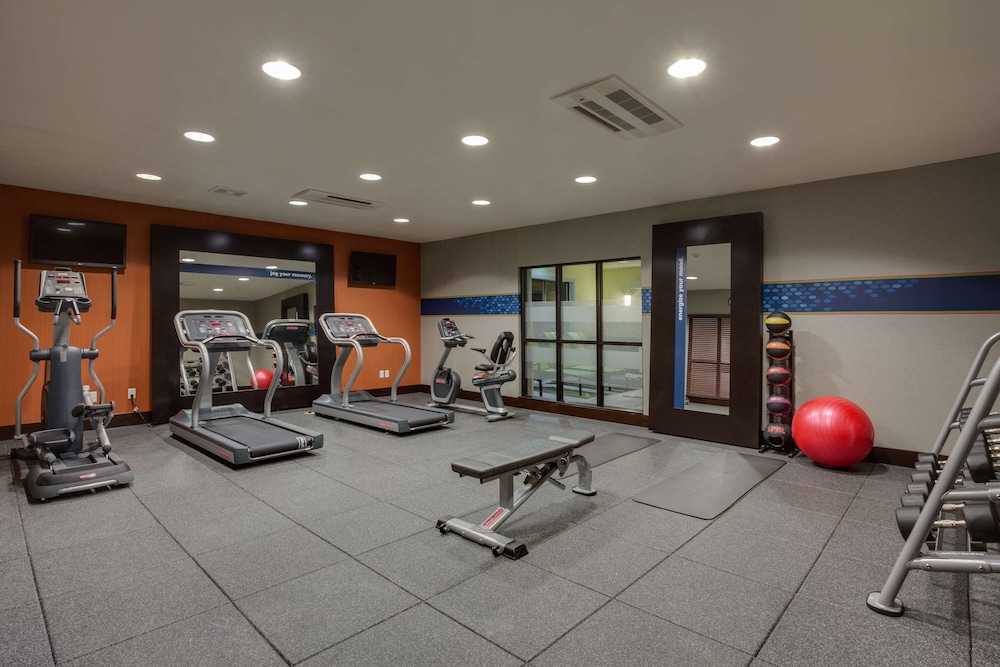 Hampton Inn & Suites Elyria - photo 20