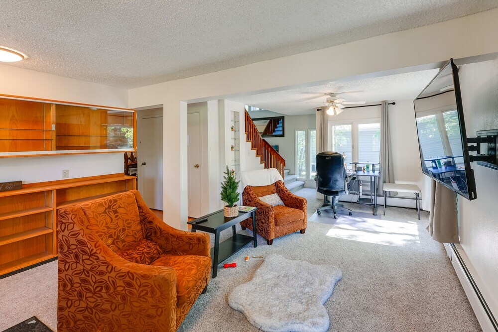 3 Mi to Pioneer Park and University Spacious Home — 4-Star Luxury Hotel in Fairbanks, United States
