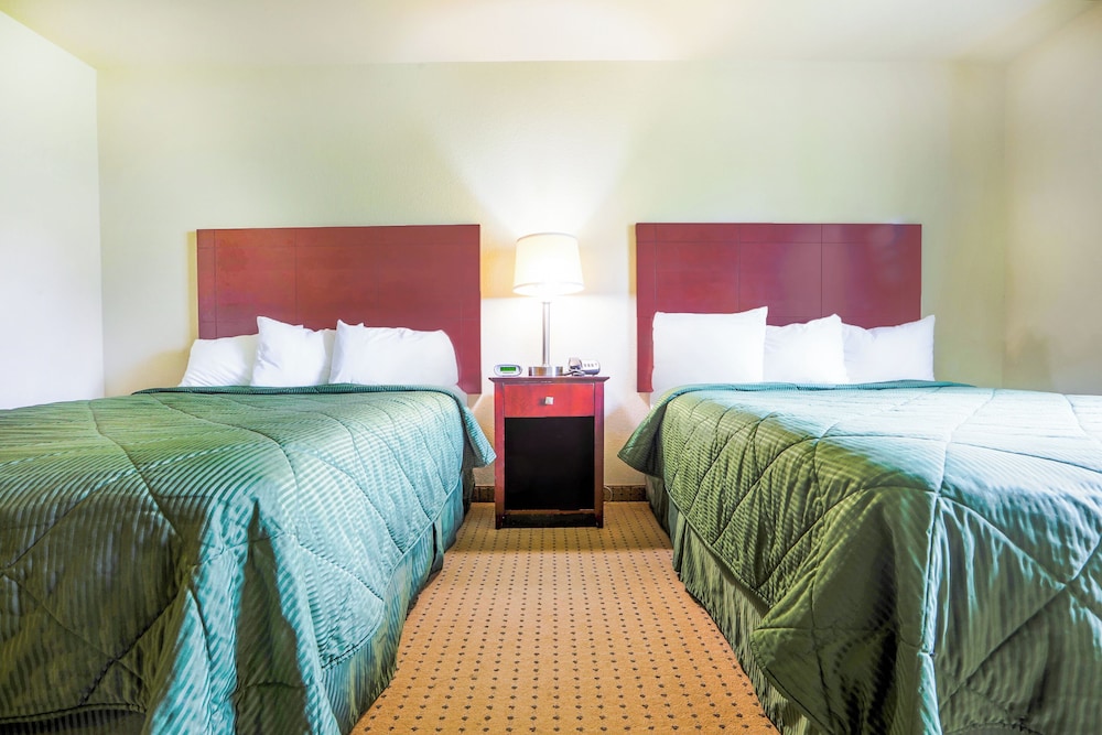 Evansville Inn & Suites By OYO - photo 18