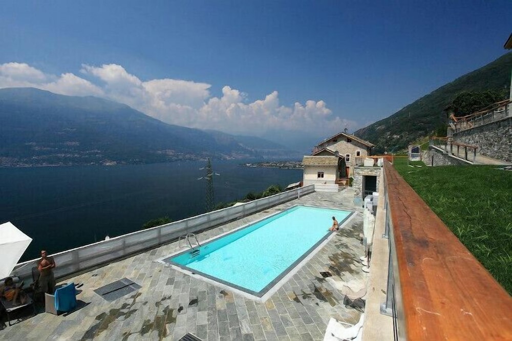 Riva Bellano Margherita 3 — 4-Star Luxury Hotel in Bellano, Italy