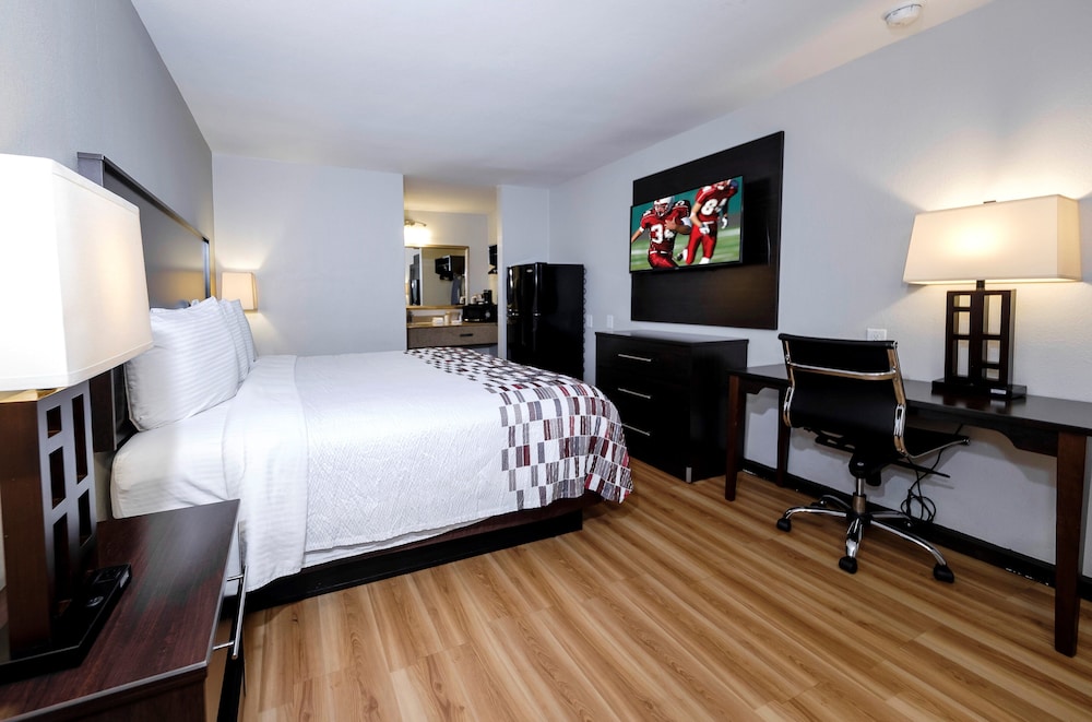Red Roof Inn Arlington Entertainment District - photo 20