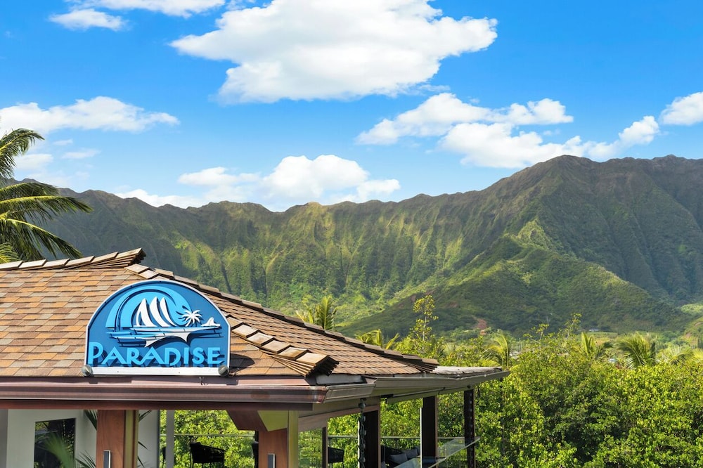 Paradise Bay Resort pet-friendly hotel Kaneohe