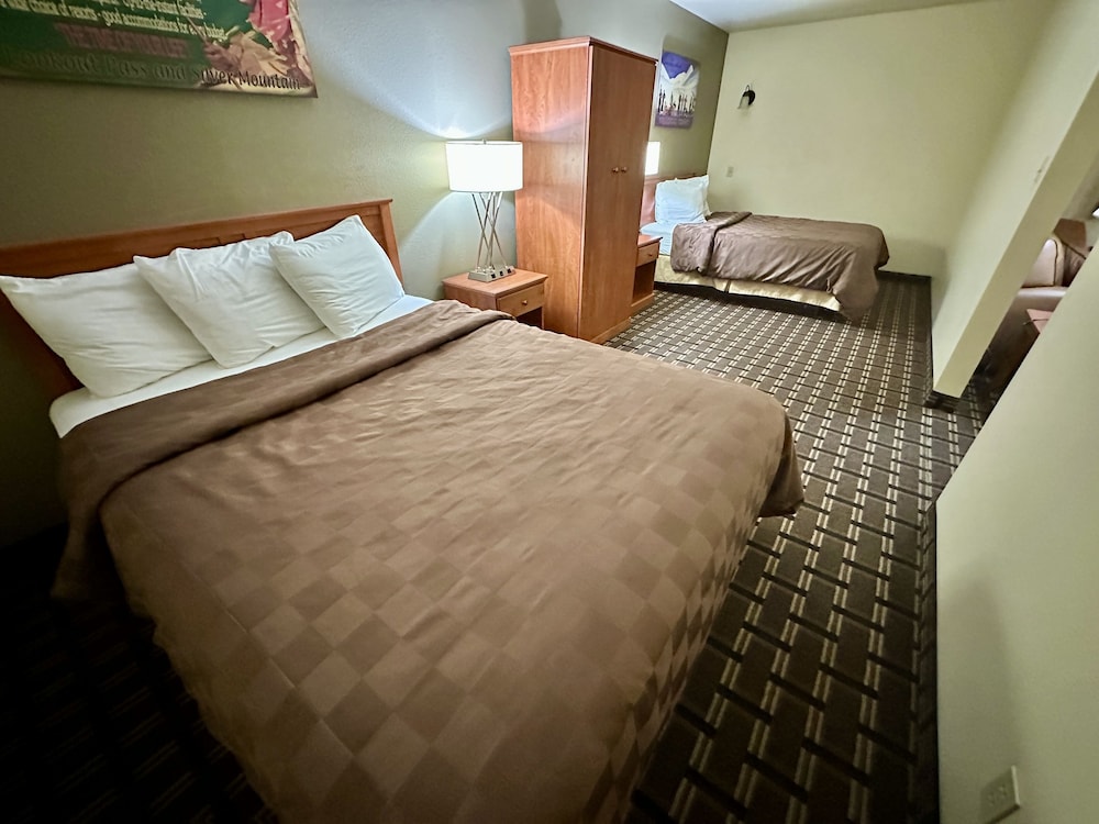 FairBridge Inn & Suites Kellogg - photo 18