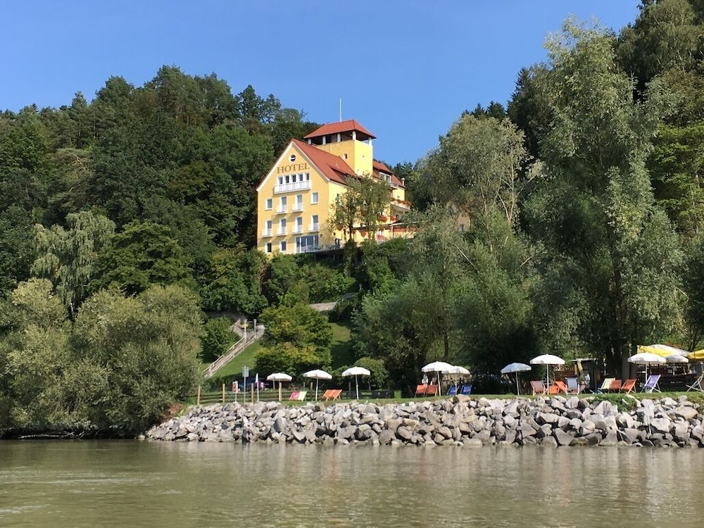 Hotel Restaurant Faustschlössl — hotel in Feldkirchen An Der Donau