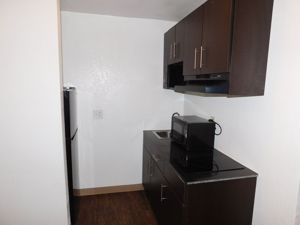 Days Inn By Wyndham Oklahoma City Nw Expressway - photo 18