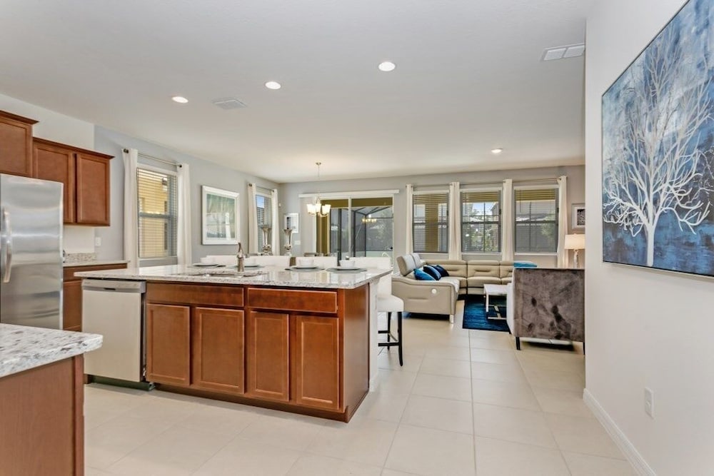 Amazing 7 Bedroom Solterra New Resort Home 7 Villa by Redawning - photo 17