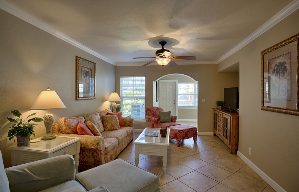 Barefoot Beach Resort - photo 25