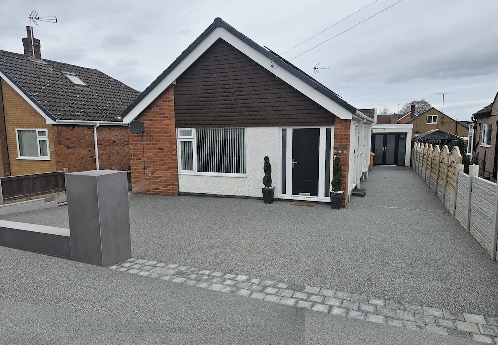 3 Beds Sleeps 6 Walking distance to Castle & Town — 4-Star Luxury Hotel in Abergele, United Kingdom