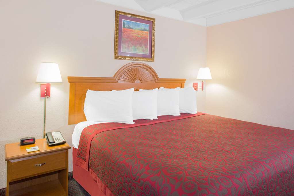 Days Inn by Wyndham Tallahassee University Center - photo 13