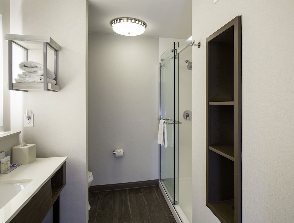 Hampton Inn & Suites Windsor Sonoma Wine Country - photo 25