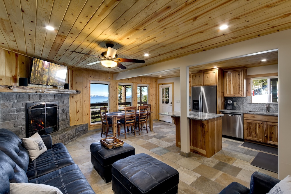 Tall Pine Chalet 3 Bedroom Home