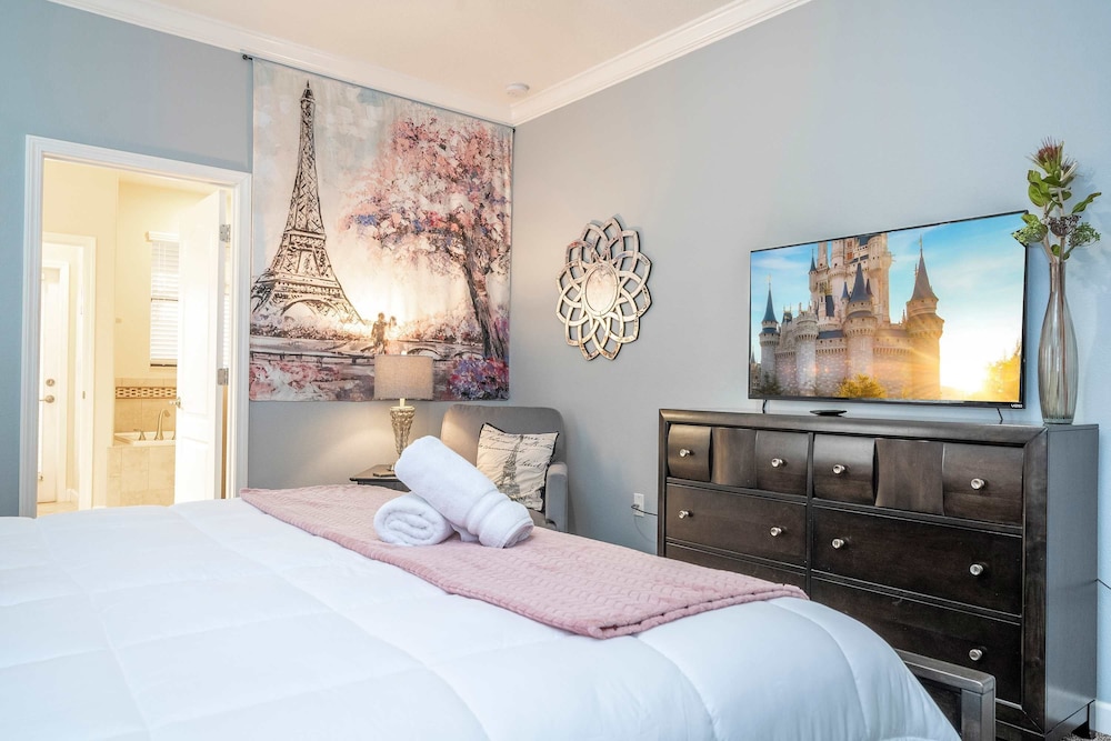1400 Stunning 8bed with amazing game room - photo 48