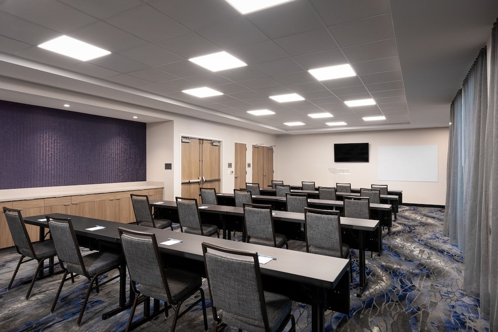 Fairfield by Marriott Inn & Suites Omaha at MH Landing - photo 121