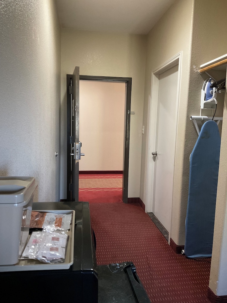 Yorktown Inn And Suites - photo 44
