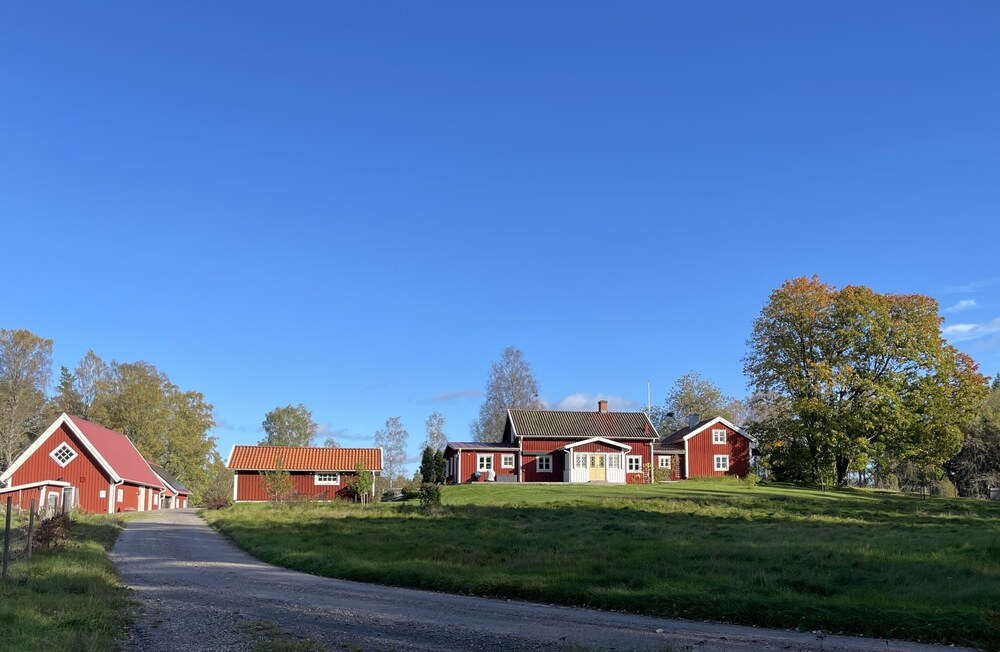 Smålandstorpets lanthotell — 4-Star Luxury Hotel in Vaggeryd, Sweden