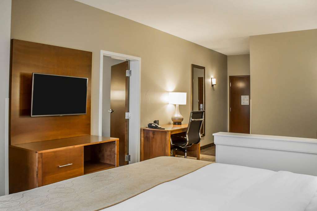 Comfort Suites Hartville North Canton - photo 13
