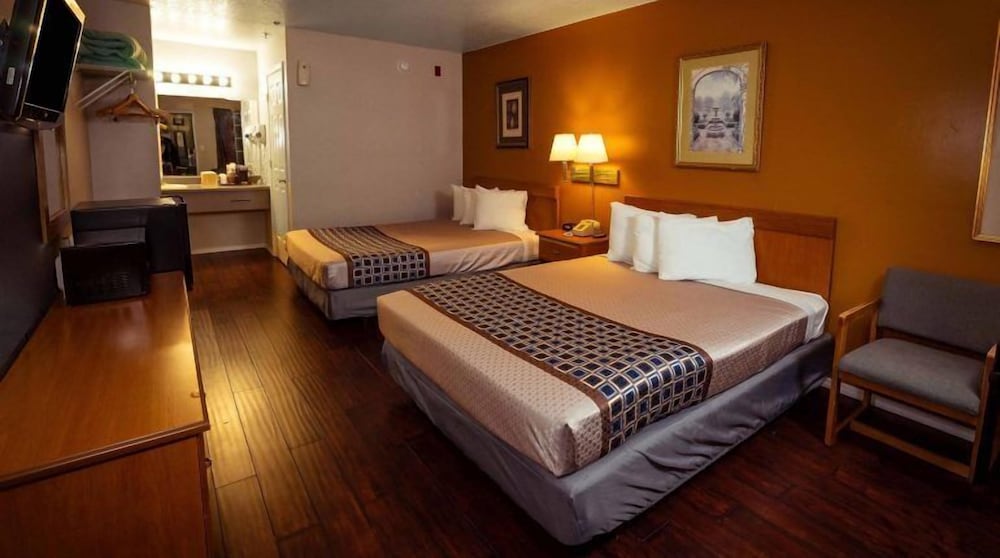King Resort - photo 3
