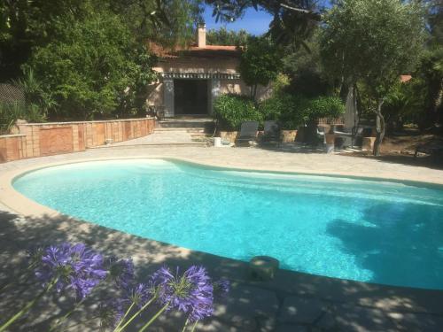 Les cigales - last minute hotel in Saint-Raphael