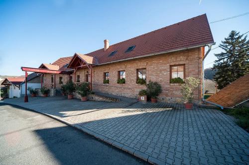 Wekler Családi Pincészet — hotel in Mecseknadasd