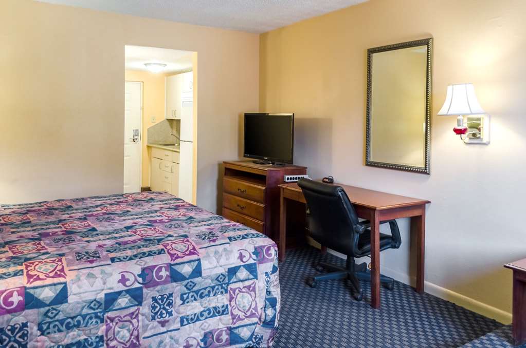 Rodeway Inn Vicksburg - photo 21