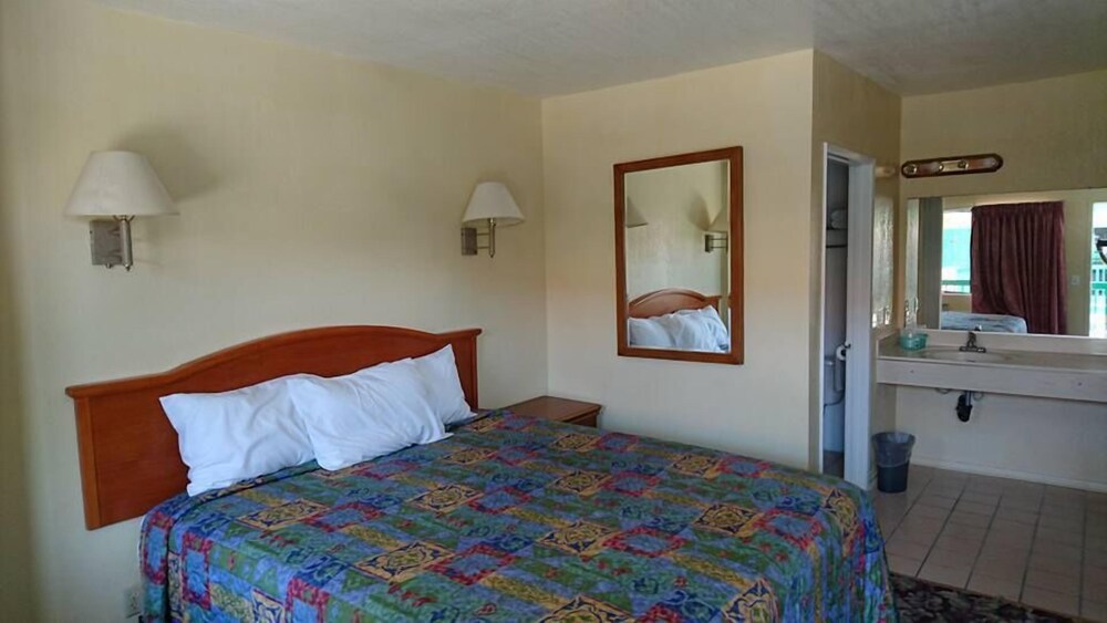 Bristol Motel - last minute hotel in Long Beach