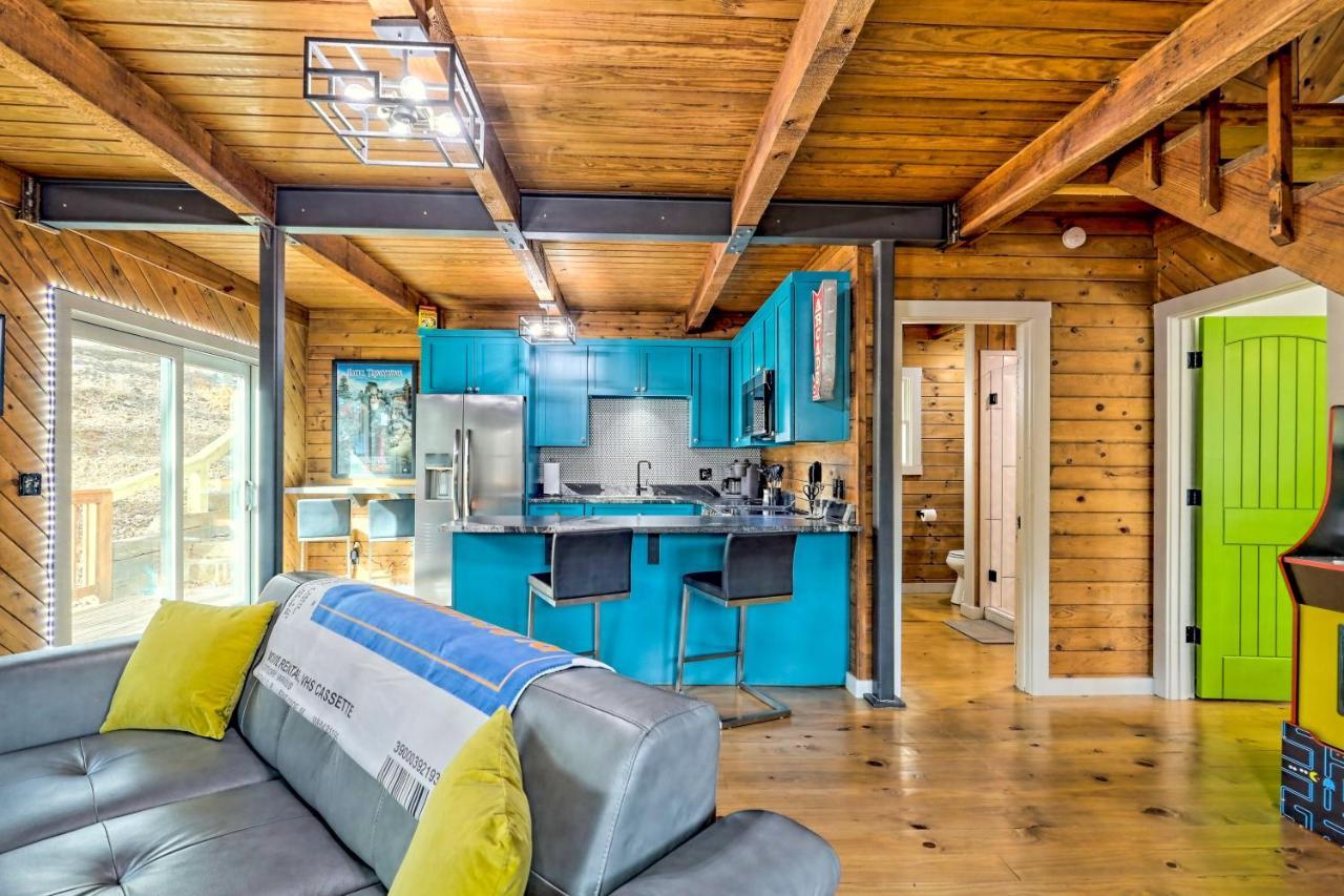 The Arcade in Elkins, United States