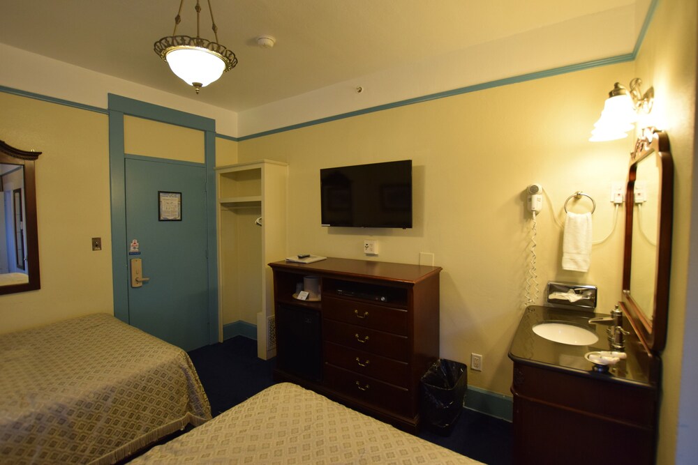 Studio 9 Hotel Catalina - photo 12