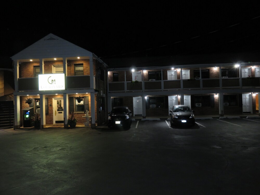 Central Motel Court Yard - photo 106