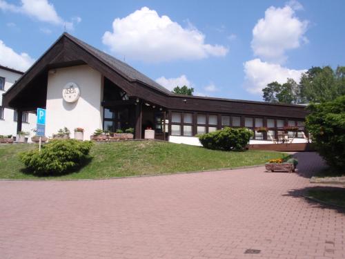 Hotel Astra — hotel in Tuchlovice