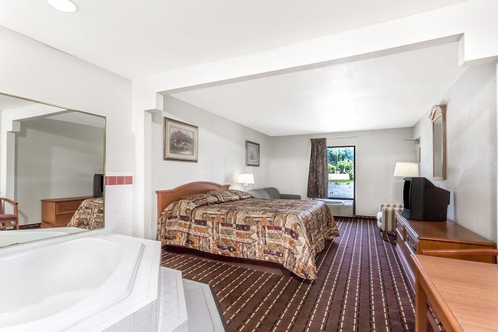 Brentwood Inn & Suites - photo 16
