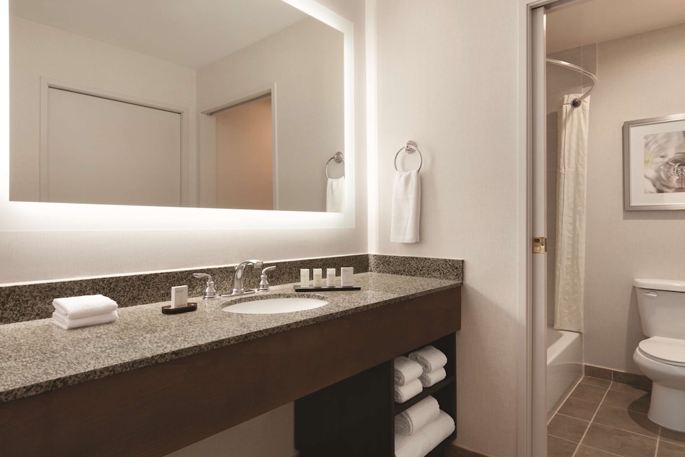 Embassy Suites by Hilton Temecula Valley Wine Country - photo 21