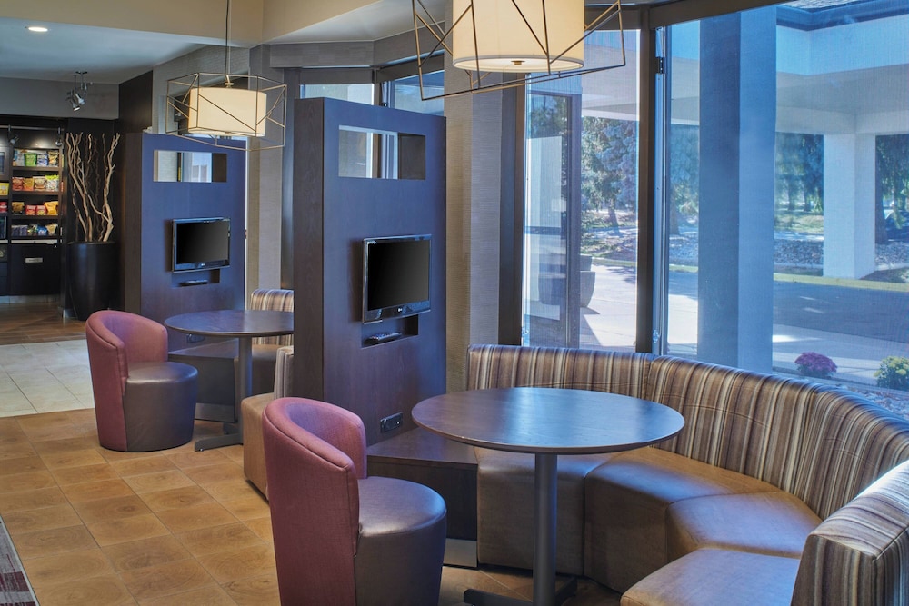 Courtyard by Marriott Detroit Warren - photo 17
