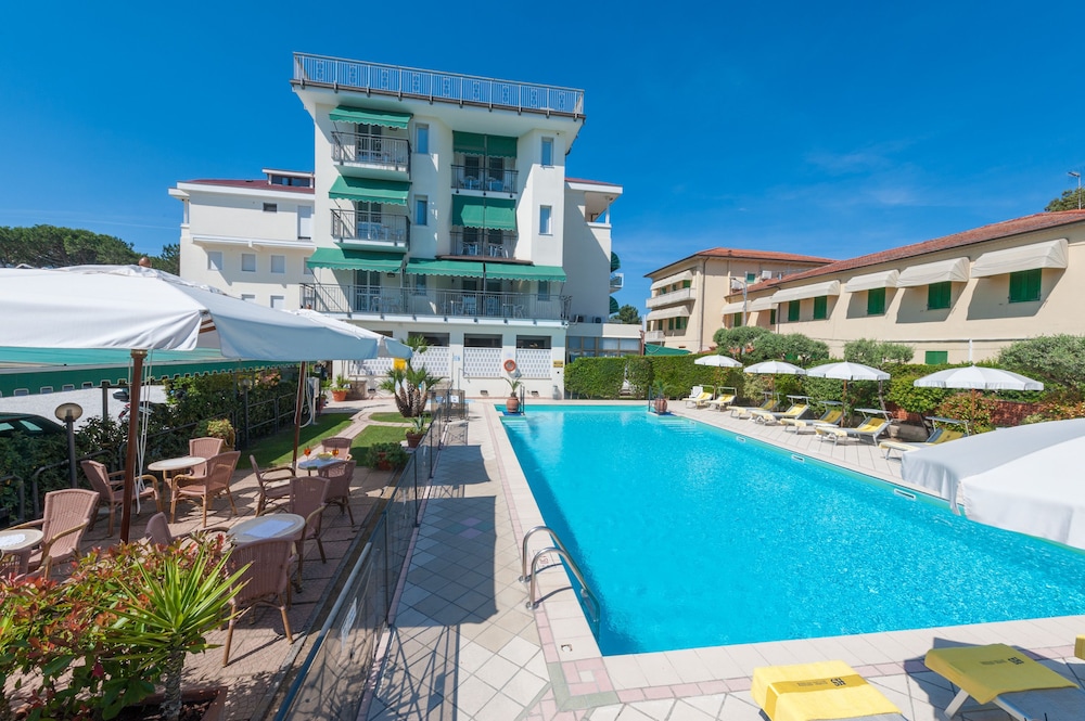 Hotel Suisse - carbon neutral hotel in Pietrasanta