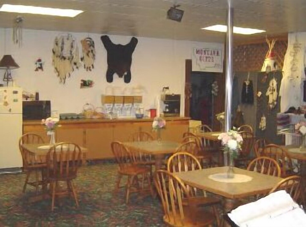 Glacier Gateway Inn Cut Bank - photo 17