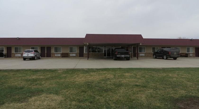 Sports Club Motel — Wayne