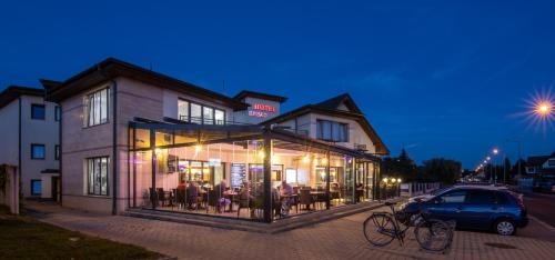 Simbad Hotel & Bar Superior in Mosonmagyarovar, Hungary