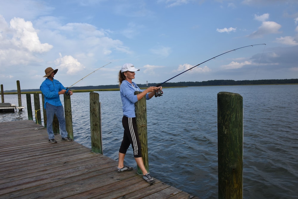 Snug Harbor Marina and Hotel - photo 30