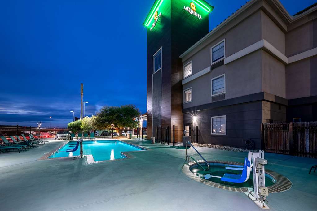 La Quinta Inn & Suites by Wyndham New Braunfels - photo 71