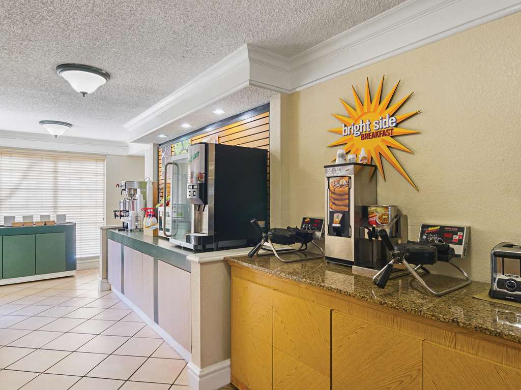La Quinta Inn by Wyndham Denver Northglenn - photo 50