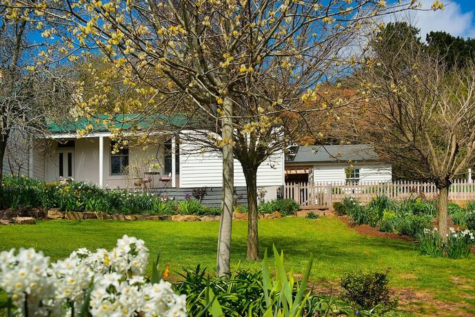 Hillendale West Wing Daylesford — 4-Star Luxury Hotel in Daylesford, Australia