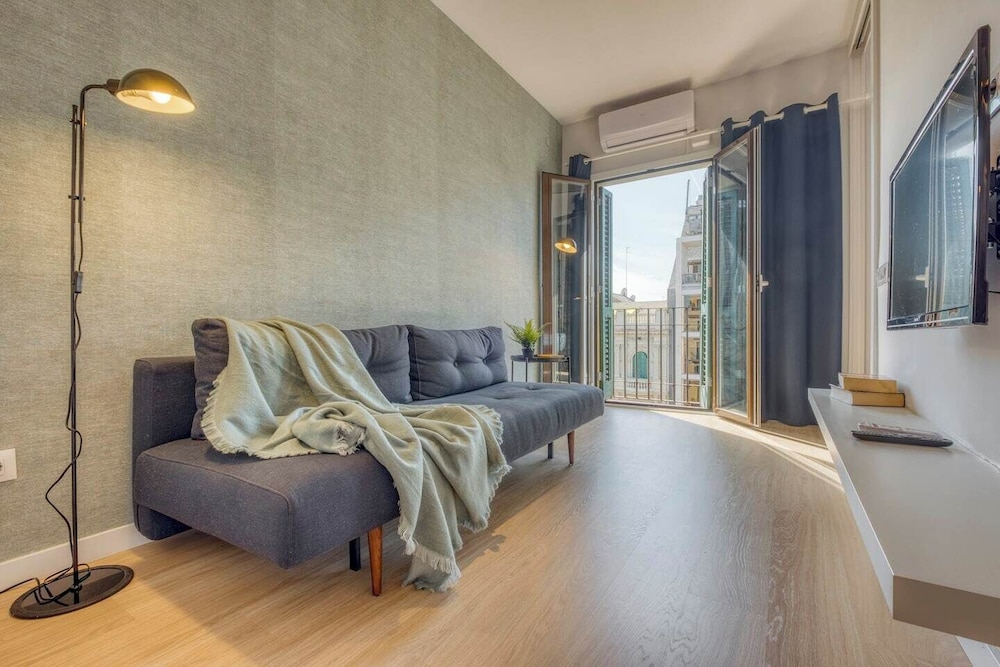 Stay U nique Apartments Rambla Catalunya III — 4-Star Luxury Hotel in Barcelona, Spain