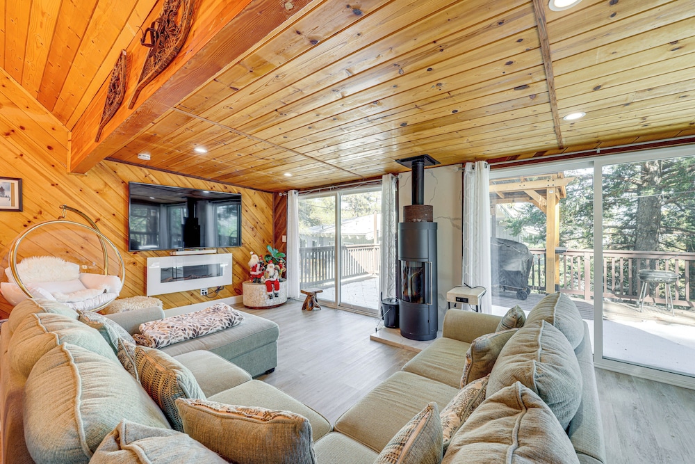 Wraparound Deck And Grill Wrightwood Cabin Near Pct 21425712 — Wrightwood