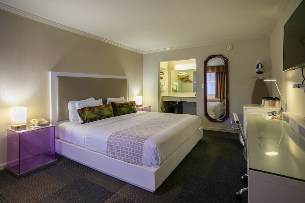 Inn at Golden Gate - photo 16
