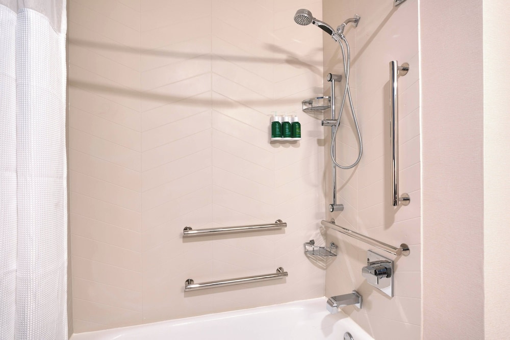 Fairfield Inn & Suites by Marriott Seattle Bellevue Redmond - photo 13